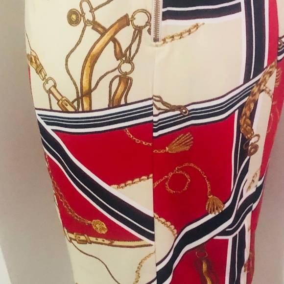 Sleeveless smart multi color patterned dress. - Picture 3 of 8